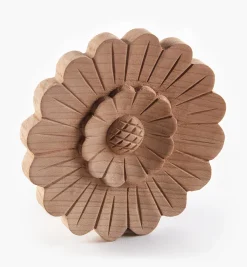 Lee Valley 3 7/8" Hand-Carved Round Appliqué