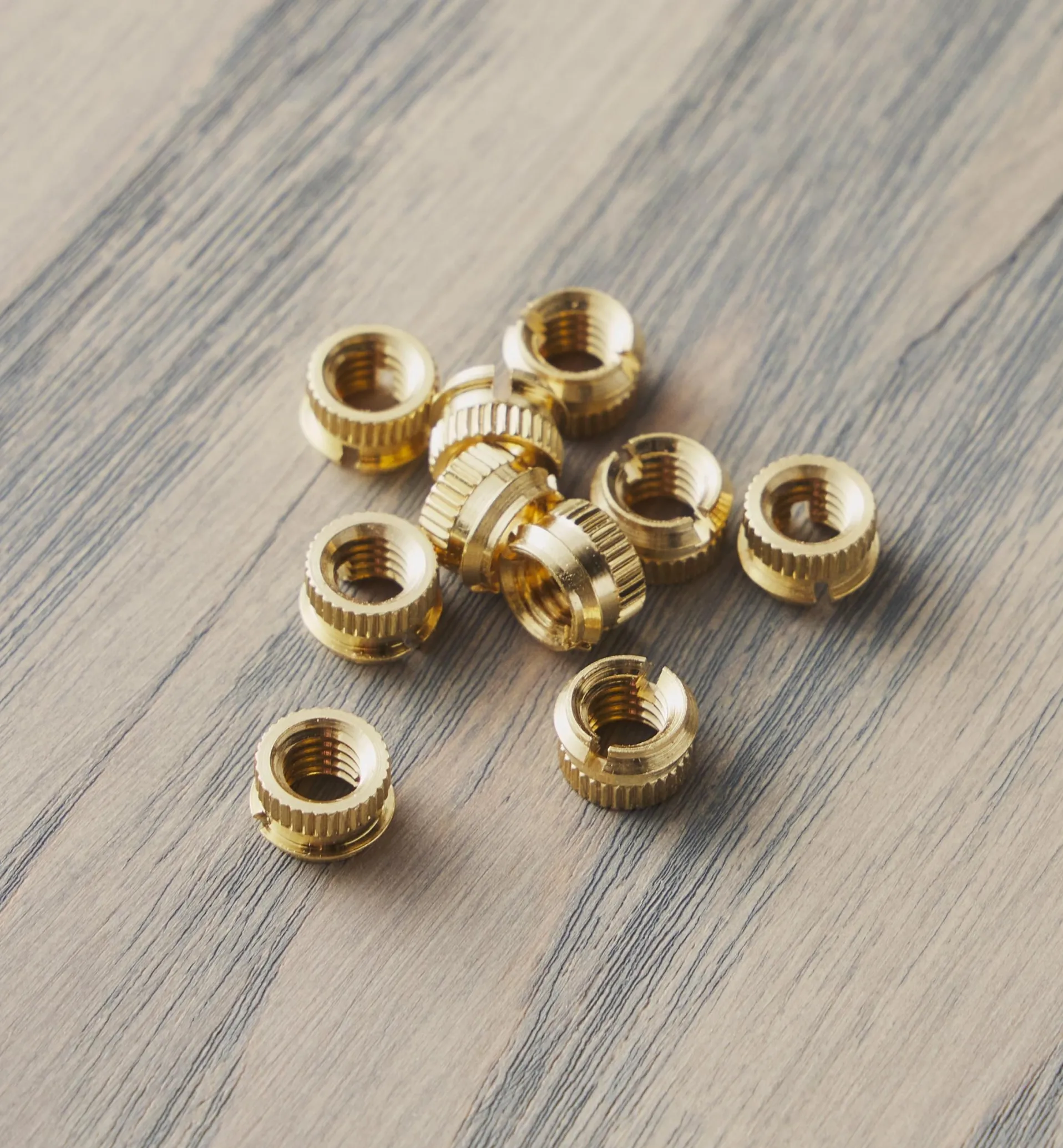 Lee Valley 10-32 E-Z Fin Insert Nuts