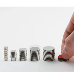 Lee Valley Adhesive-Backed Rare-Earth Magnets