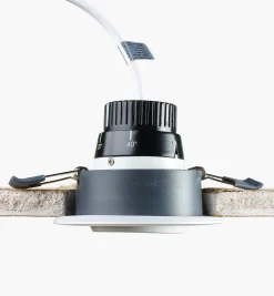 Lee Valley Adjustable-Beam LED Spotlight
