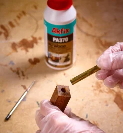 Lee Valley Akfix PA370 Express PU Wood Glue (Marine Adhesive)