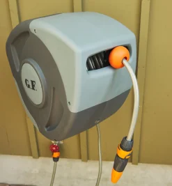 Lee Valley Auto-Retracting Hose Reel