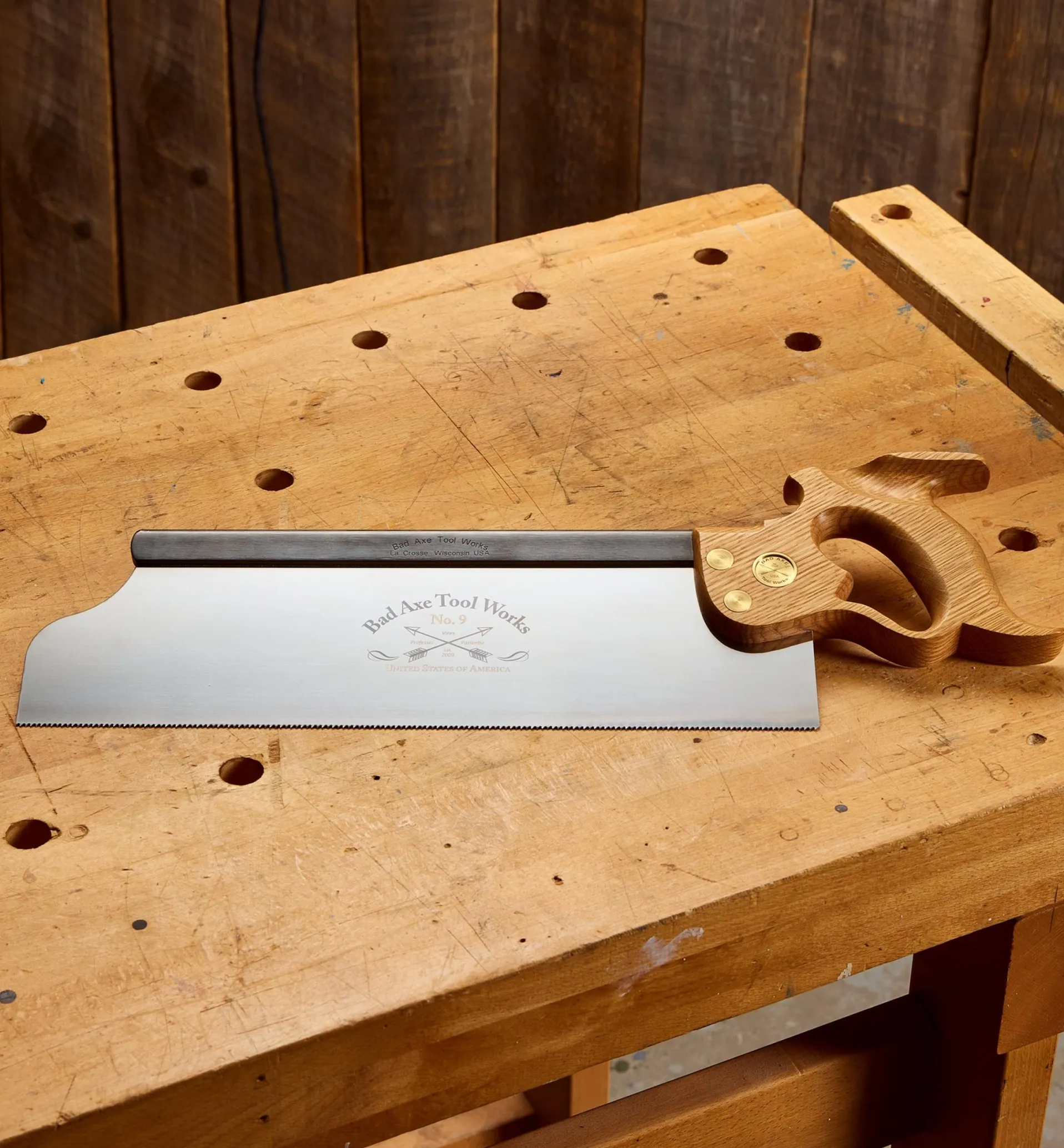 Lee Valley Bad Axe Right-Hand No. 9 Precision Tenon Saw