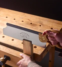 Lee Valley Bad Axe Right-Hand No. 9 Precision Tenon Saw