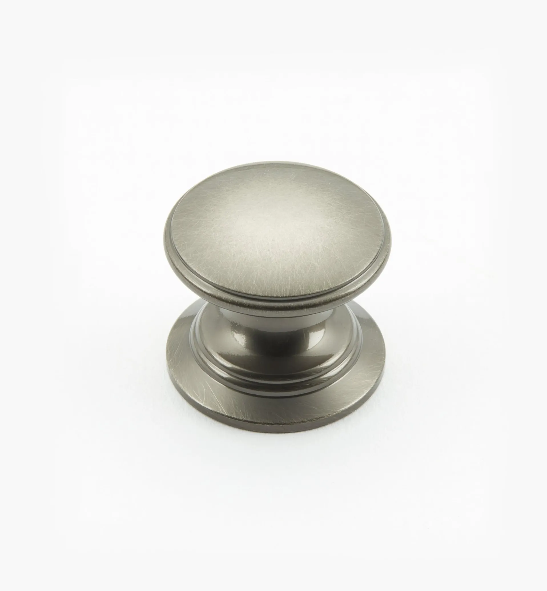 Lee Valley Bevelled Brass Round Knobs