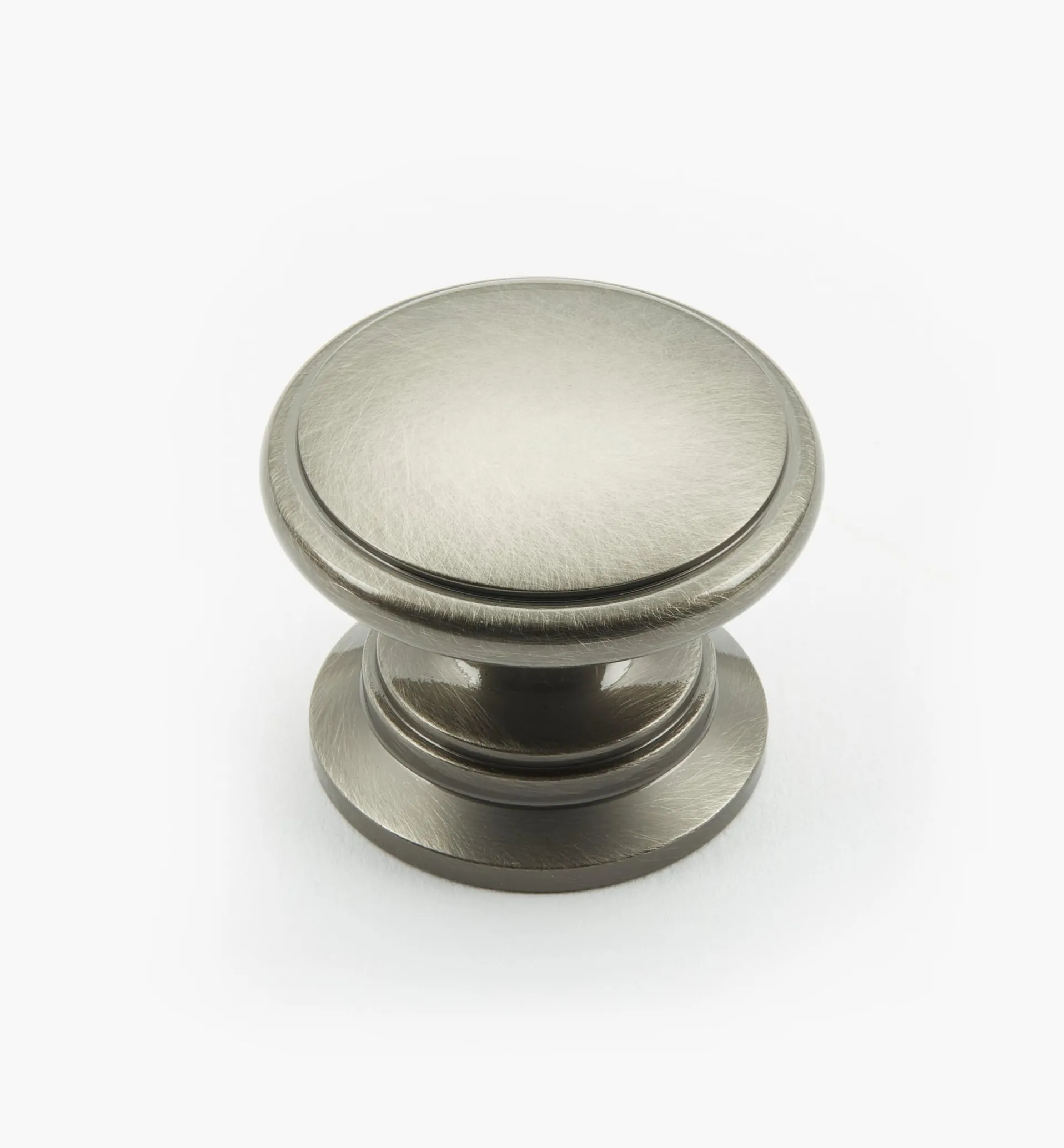 Lee Valley Bevelled Brass Round Knobs