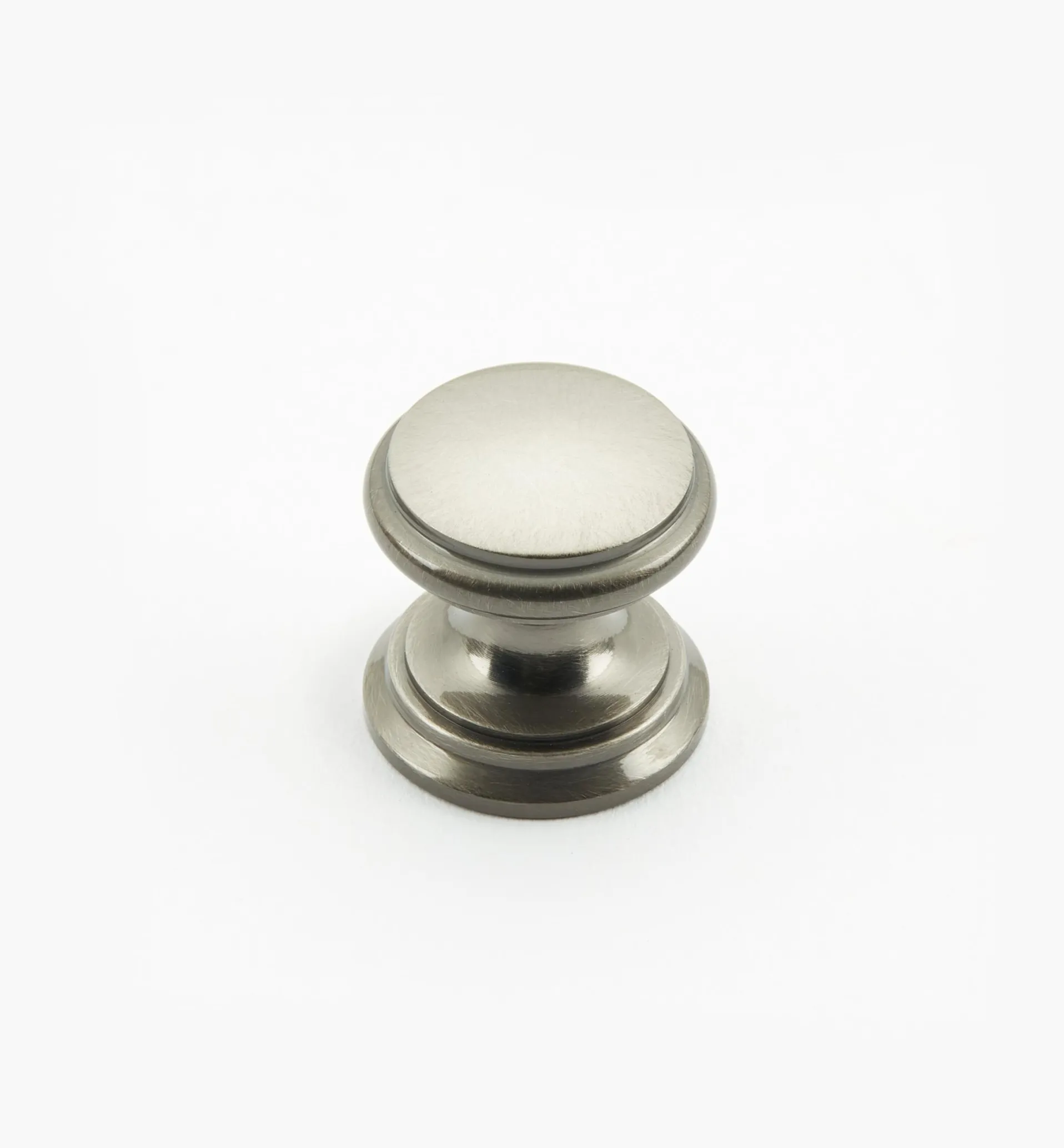Lee Valley Bevelled Brass Round Knobs