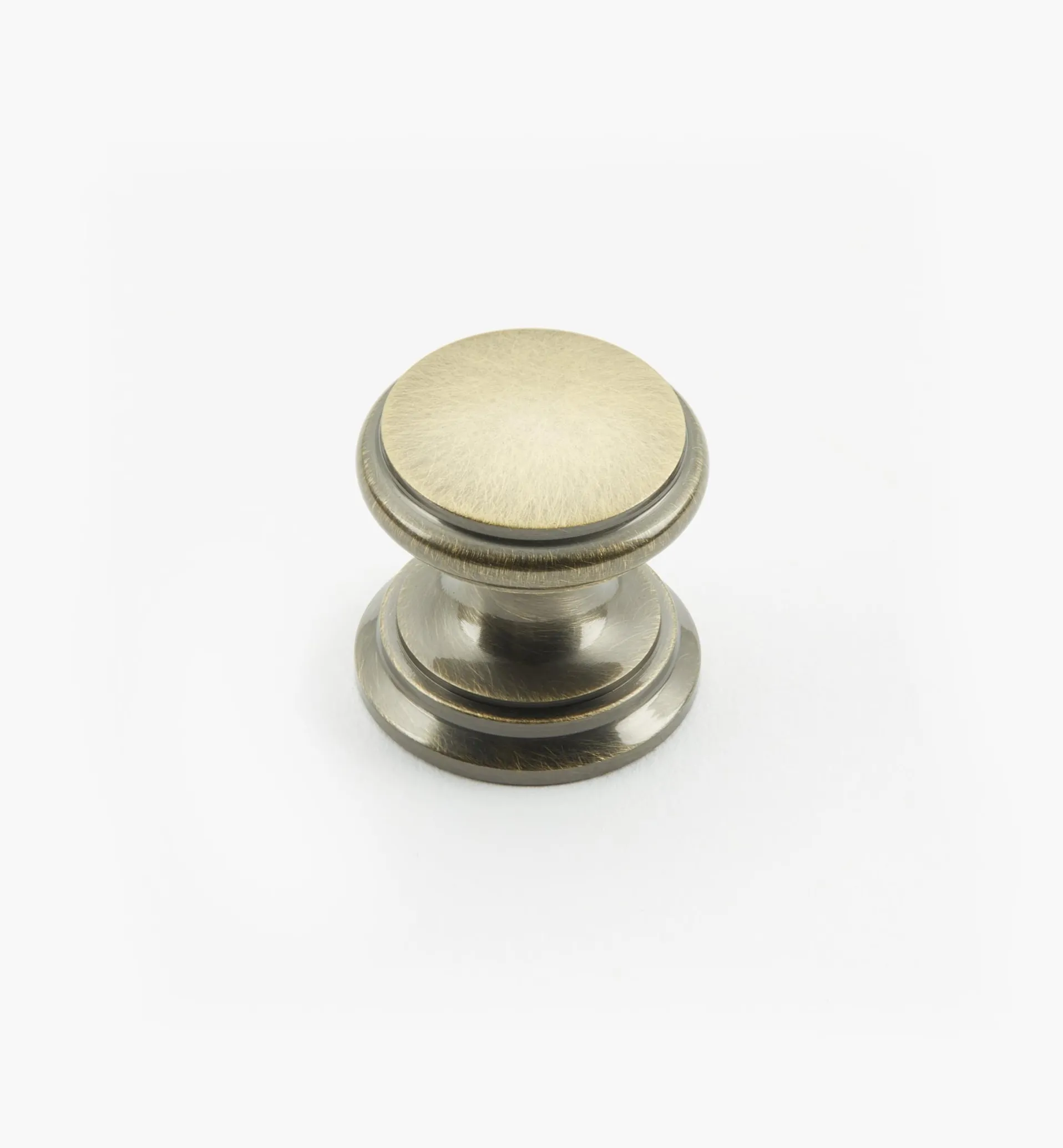 Lee Valley Bevelled Brass Round Knobs