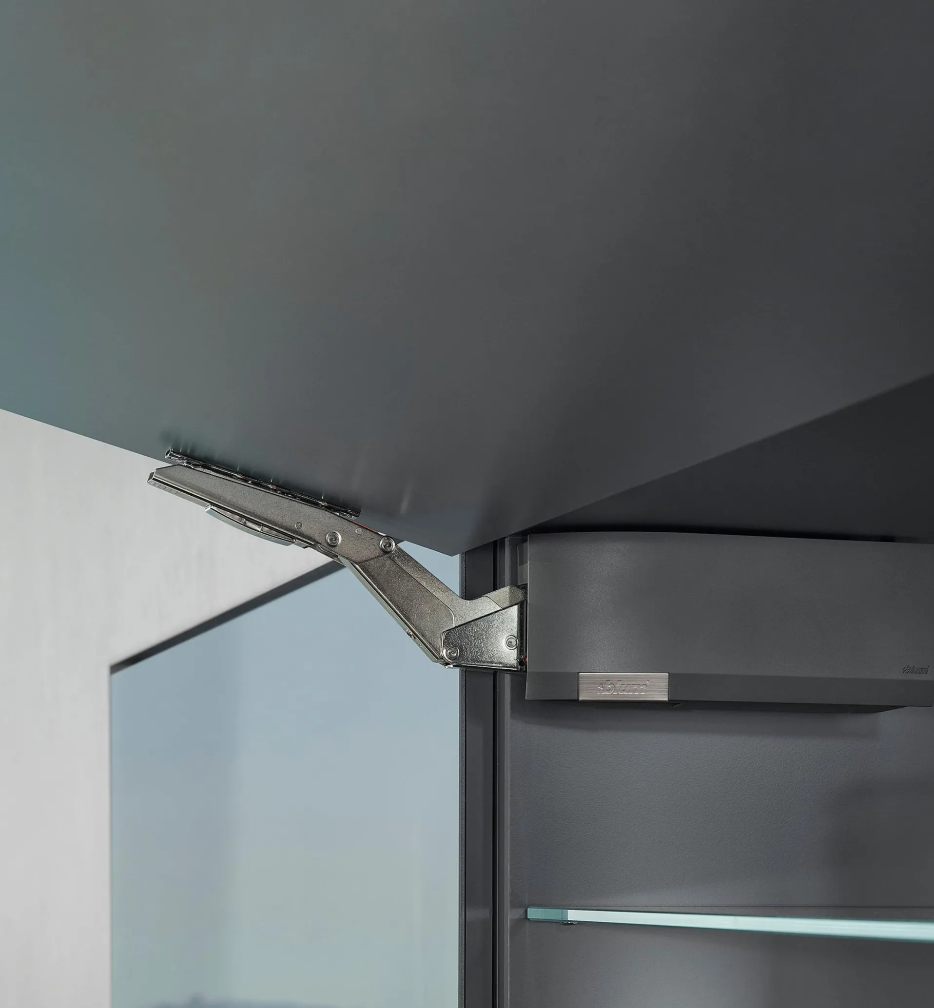 Lee Valley Blum AVENTOS HK-Top Soft-Close Lift System