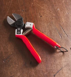 Lee Valley Castellari Double-Bladed Pruner