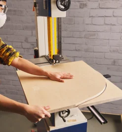 Lee Valley Circle-Cutting Jig With Support