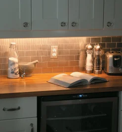 Lee Valley Corner-Mount Channels For LED Tape Lighting