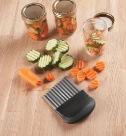 Lee Valley Crinkle Cutter