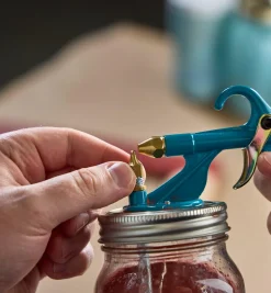 Lee Valley Critter Air-Powered Spray Gun