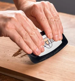 Lee Valley Crucible Scraper