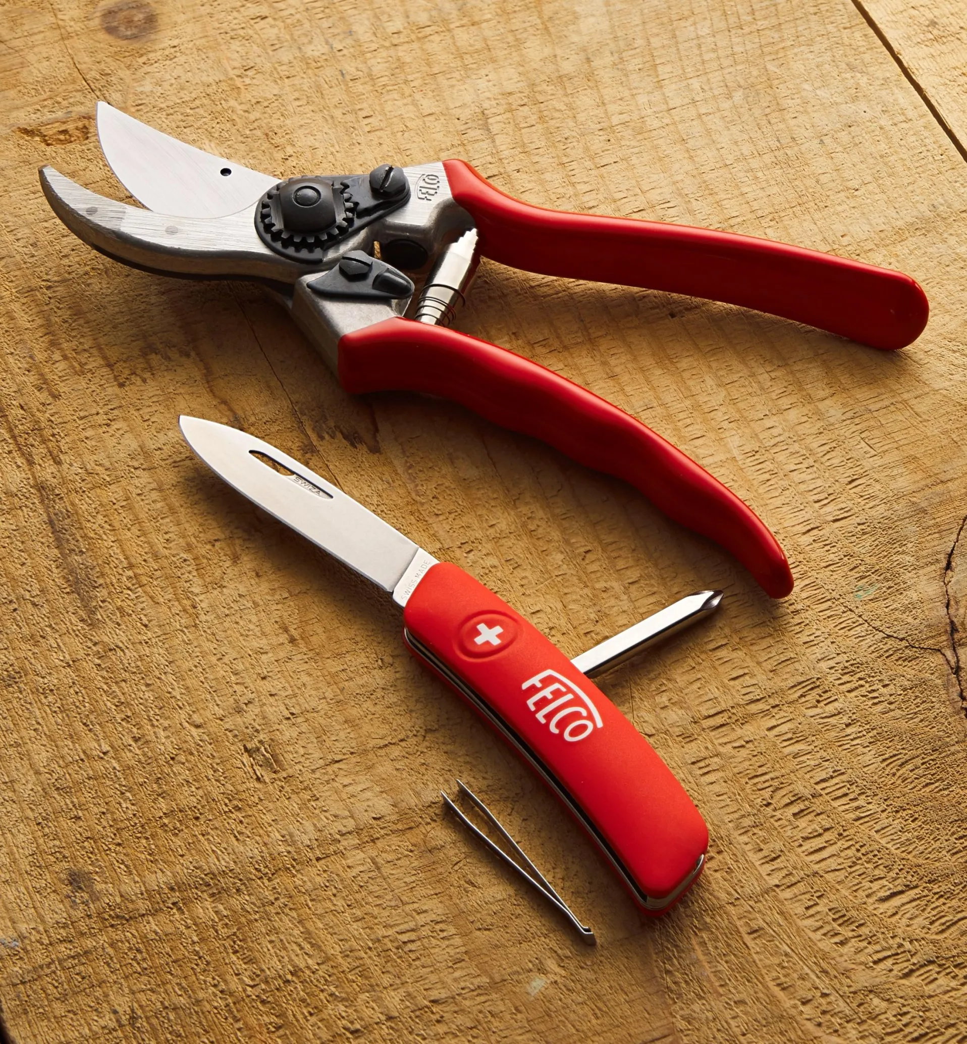Lee Valley Felco Classic #2 Pruner & Pocket Knife