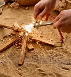 Lee Valley Firestarter Rod With Multi-Tool Striker