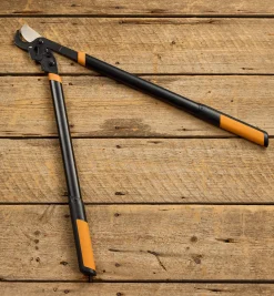 Lee Valley Fiskars 32" PowerGear2 Loppers, 2" Capacity