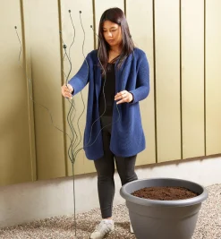 Lee Valley Flexible Garden Stake