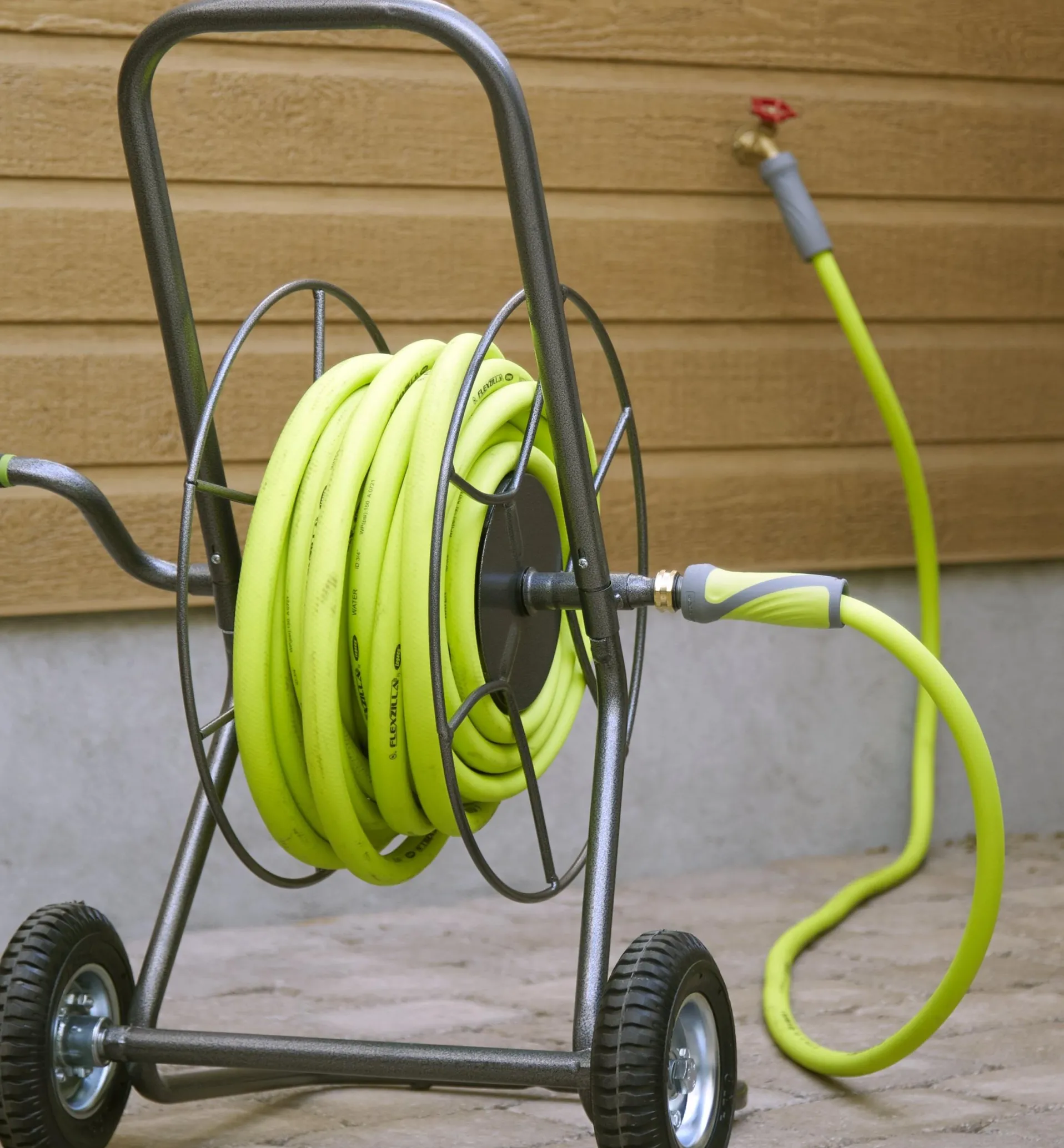 Lee Valley Flexzilla Swivel-Grip 10' Leader Hose