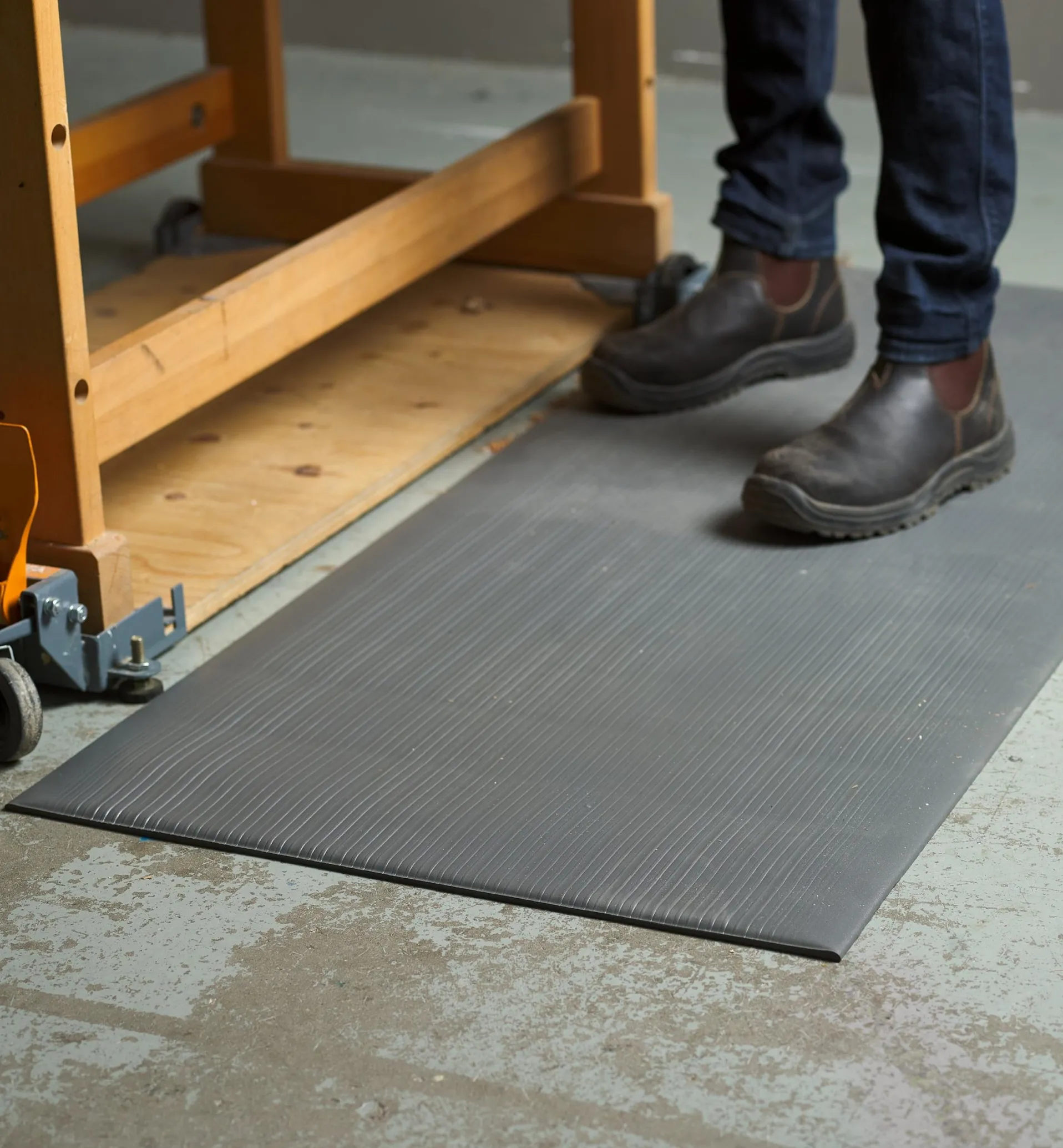 Lee Valley Foam-Cell Anti-Fatigue Bench Mat