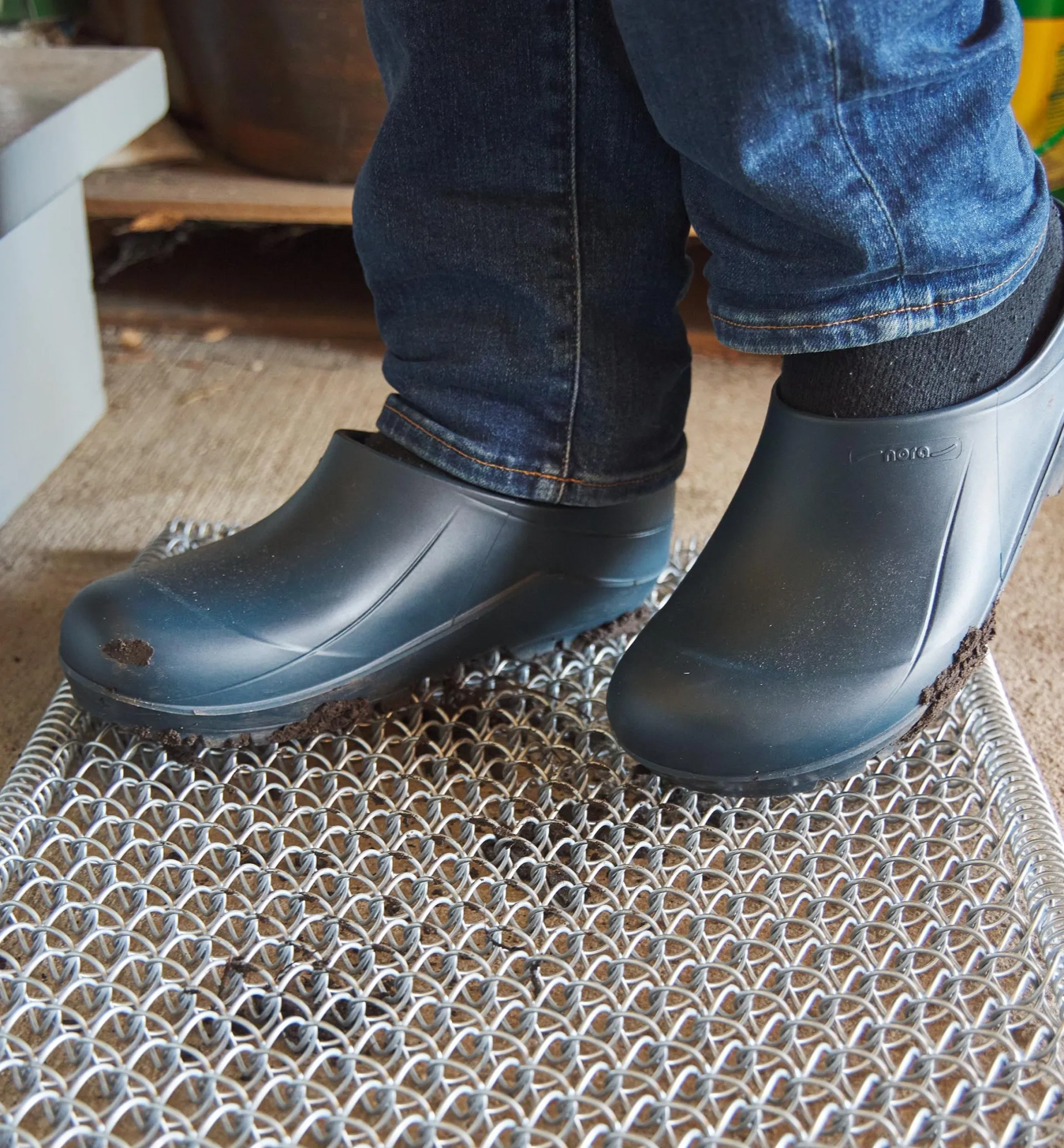 Lee Valley Galvanized Coil Steel Mat