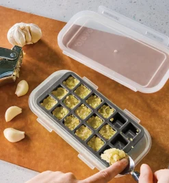 Lee Valley Garlic Freezer Tray