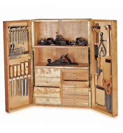 Lee Valley Hanging Tool Cabinet Plan