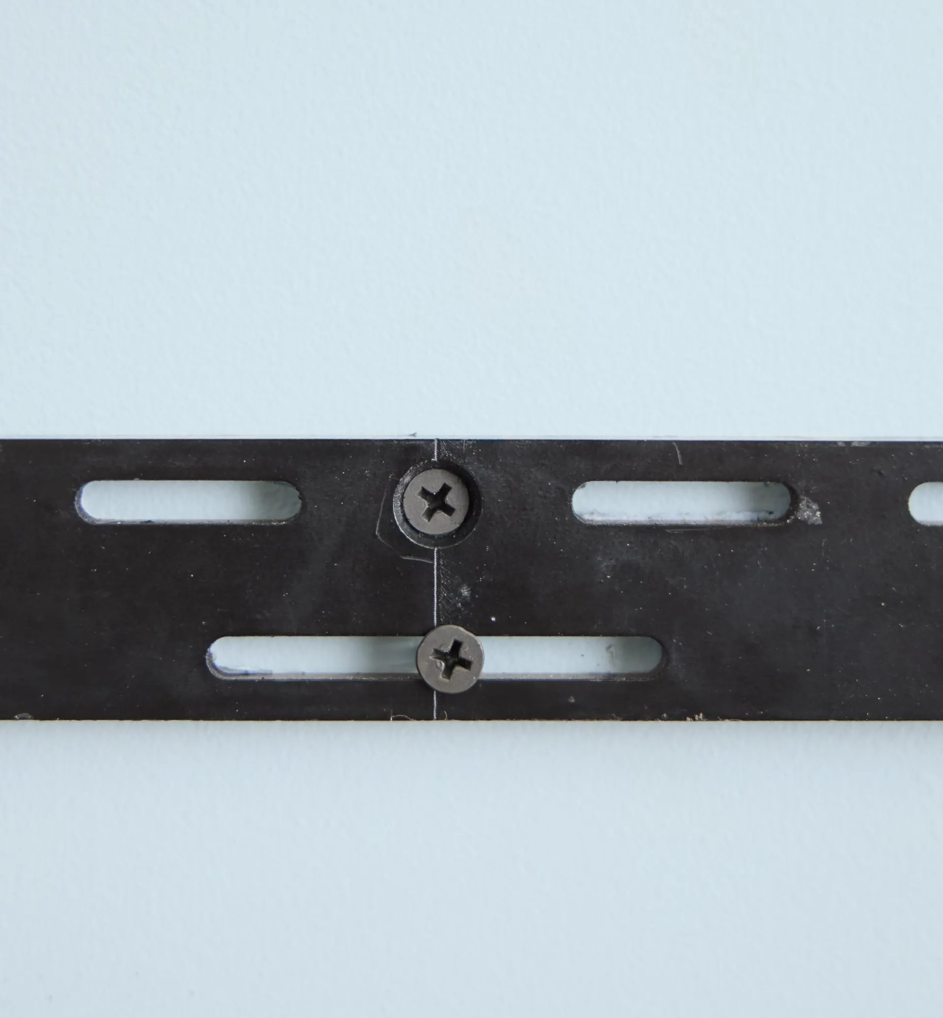 Lee Valley Heavy-Duty Floating Shelf & Mantel Brackets