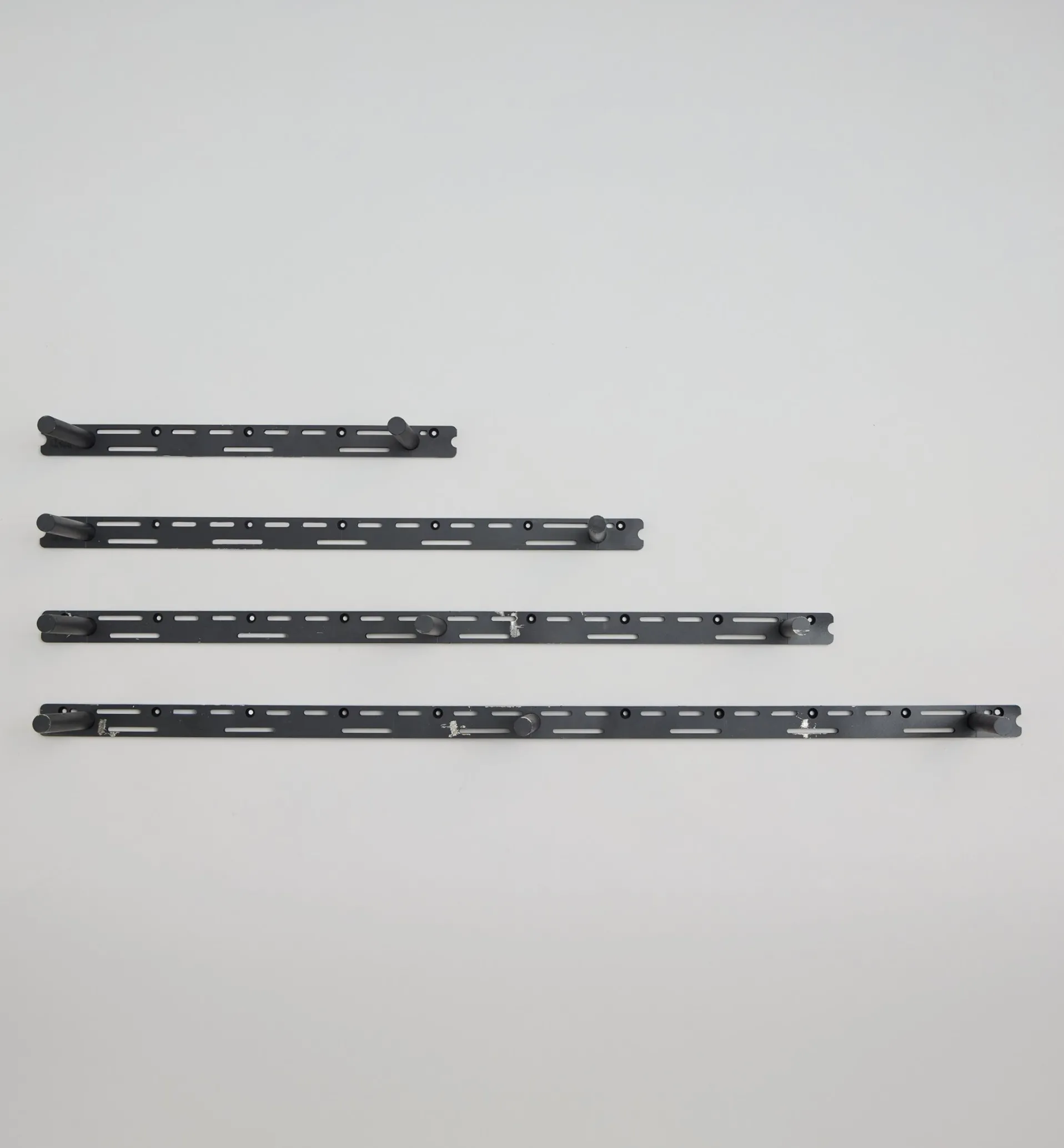 Lee Valley Heavy-Duty Floating Shelf & Mantel Brackets