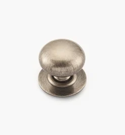 Lee Valley Hollow Brass Knobs With Escutcheons