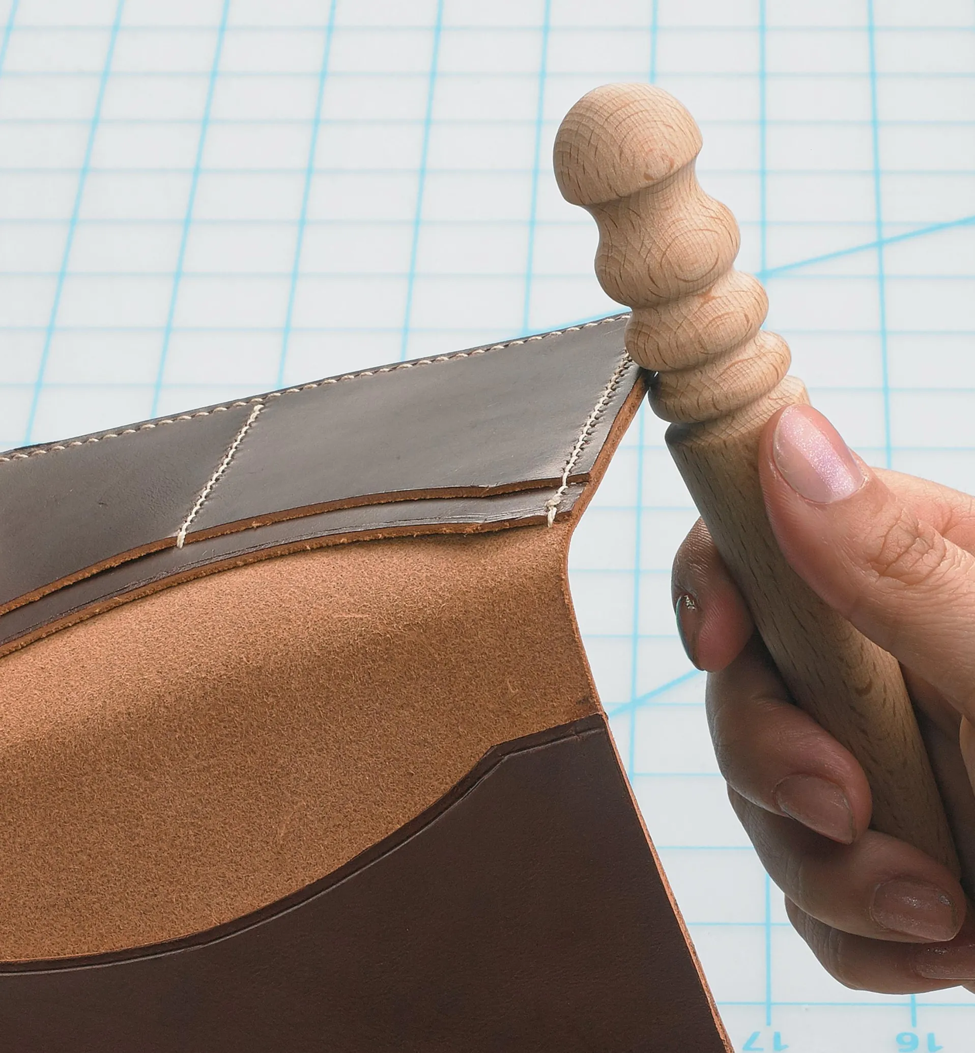 Lee Valley Leather Slicker