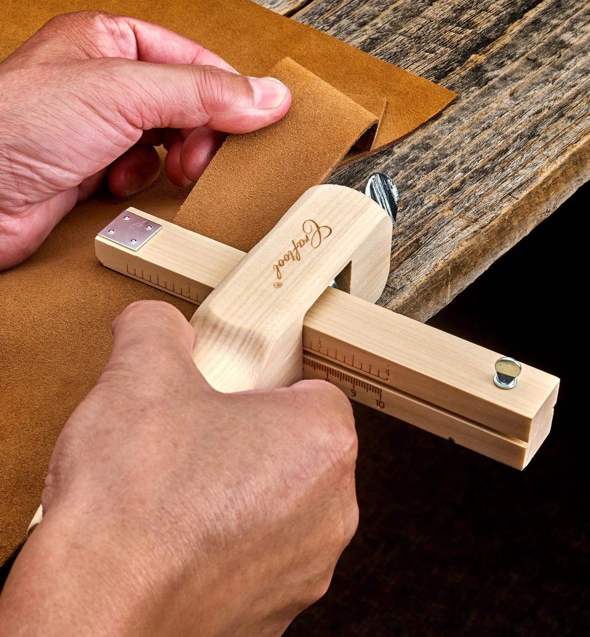 Lee Valley Leather Strap Cutter