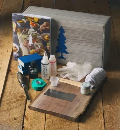 Lee Valley Make It Yourself Live-Edge Charcuterie Board Kit