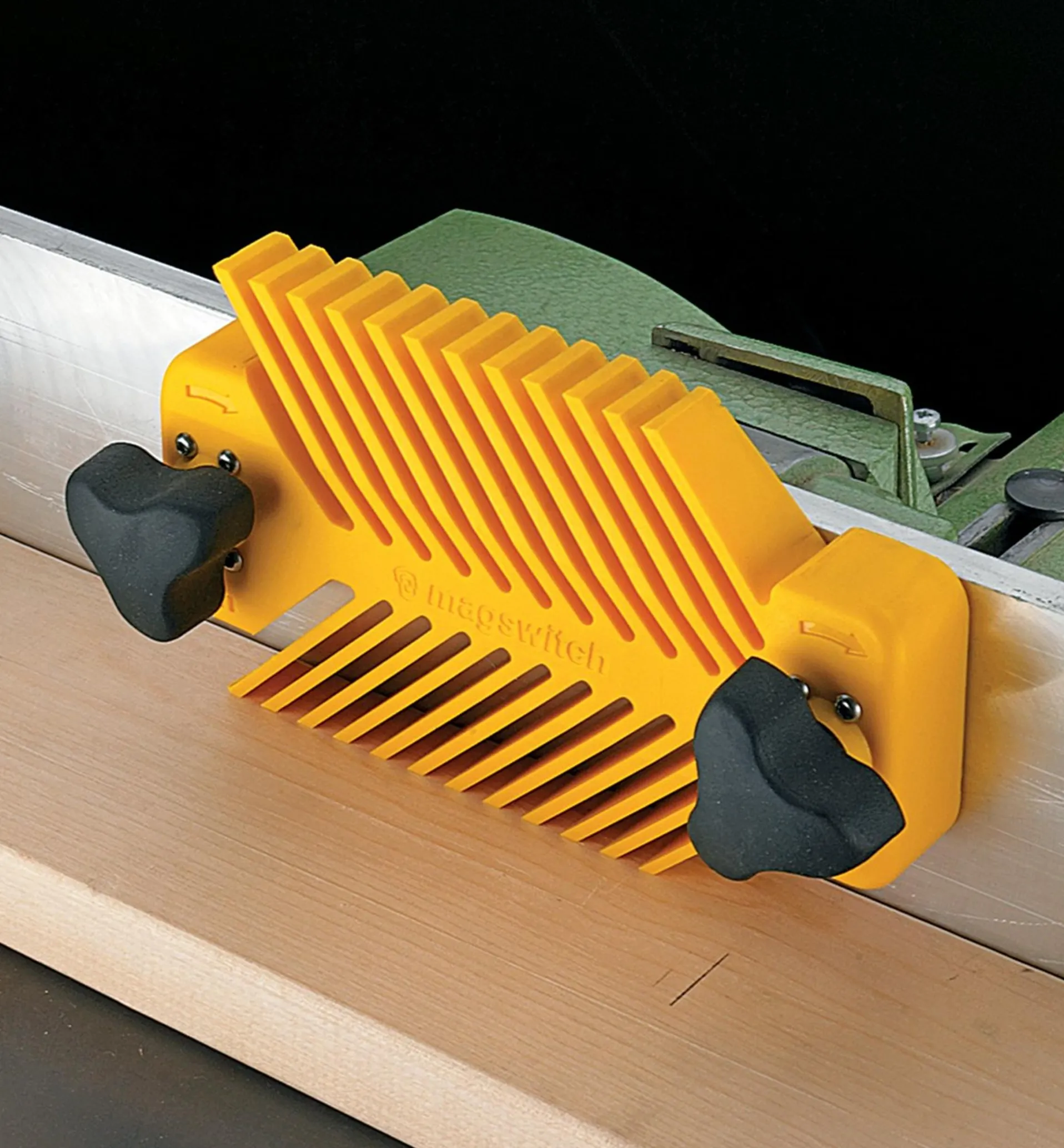 Lee Valley MagSwitch Universal Featherboard