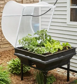 Lee Valley Medium Vegepod Container Garden