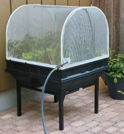 Lee Valley Medium Vegepod Container Garden