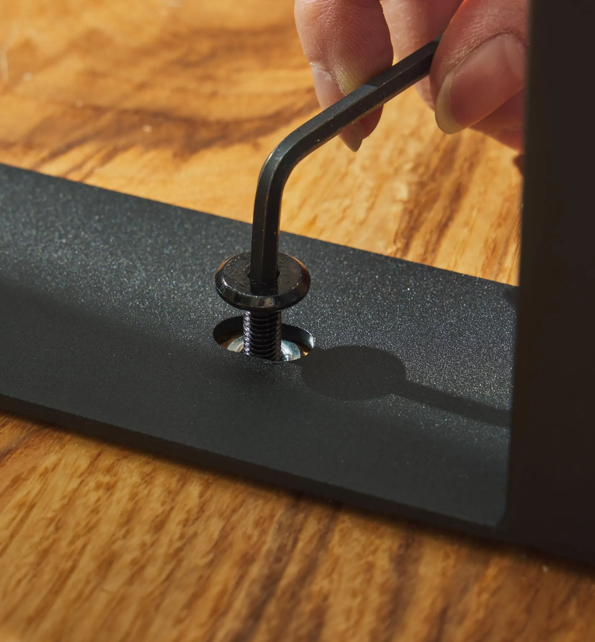 Lee Valley 710mm Steel Trapezoid Table Leg