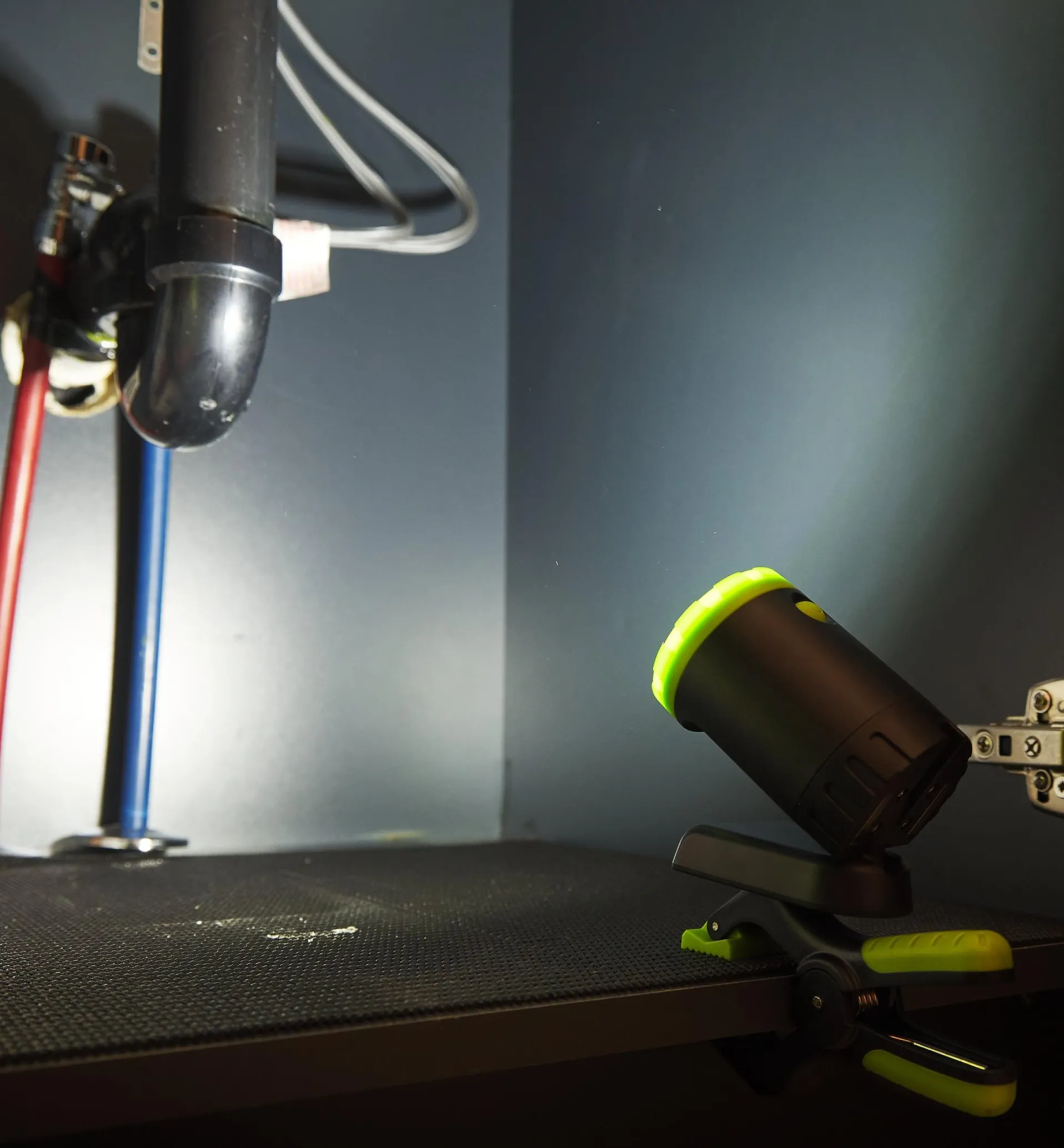 Lee Valley Pair Of Rechargeable Clip Lights