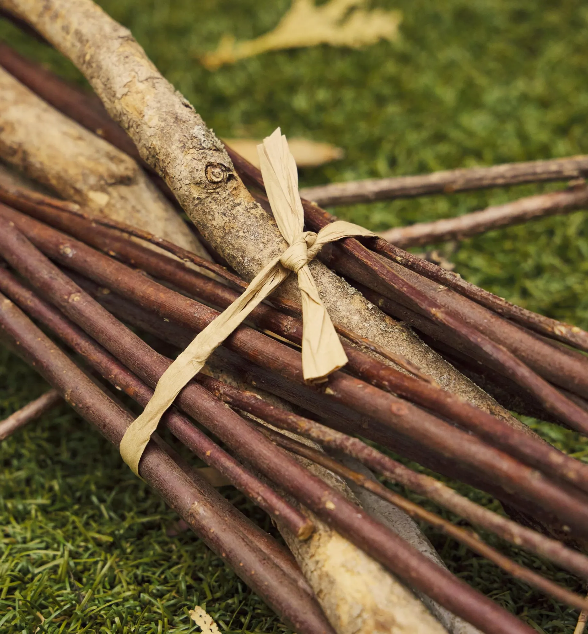 Lee Valley Paper Ties Roll