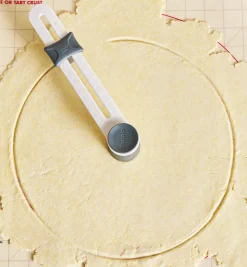 Lee Valley Pastry Cutter