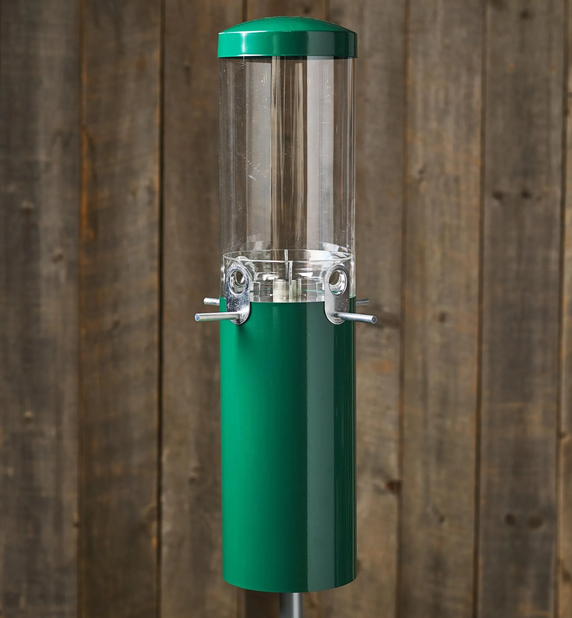 Lee Valley Pole-Mounted Squirrel-Proof Bird Feeder