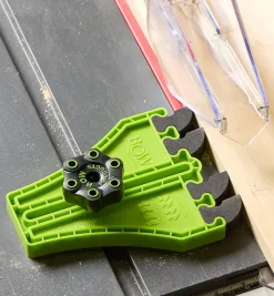 Lee Valley Portable Saw Featherboard