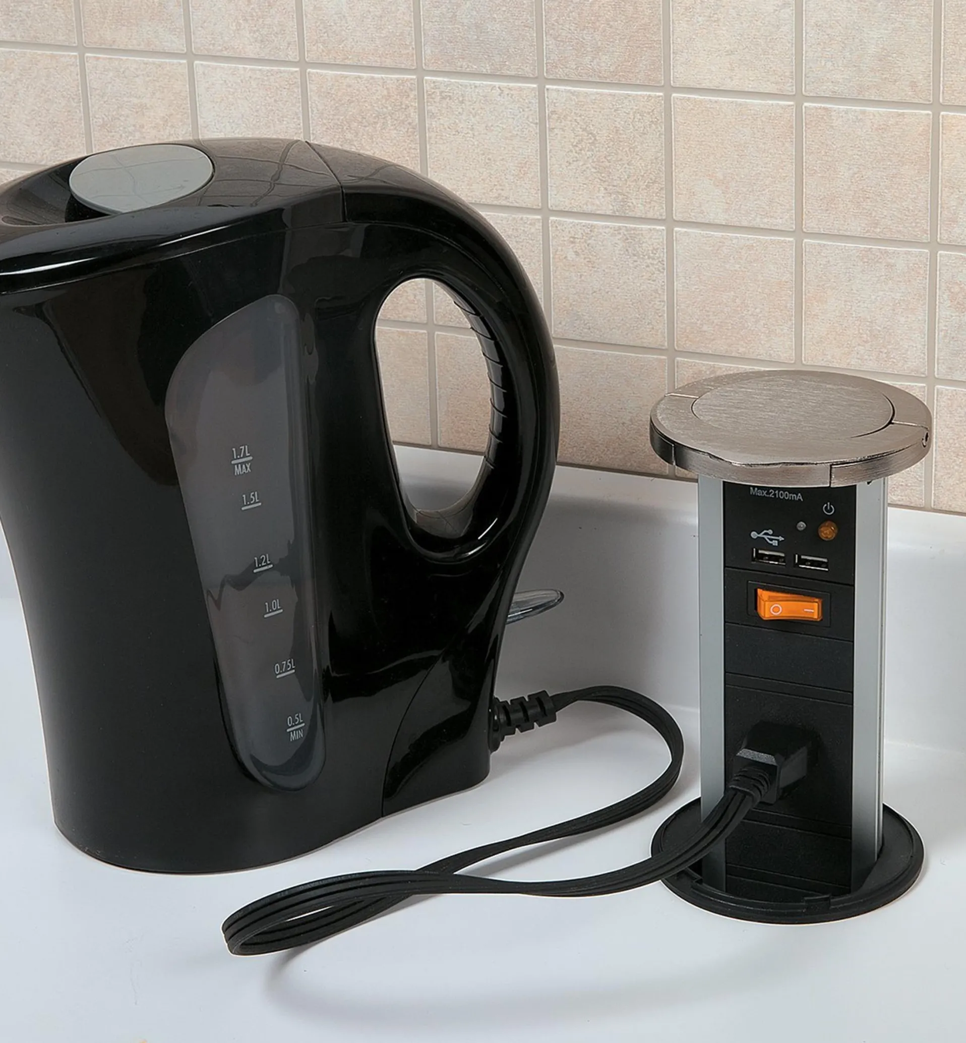 Lee Valley Pull-Out Power Bar