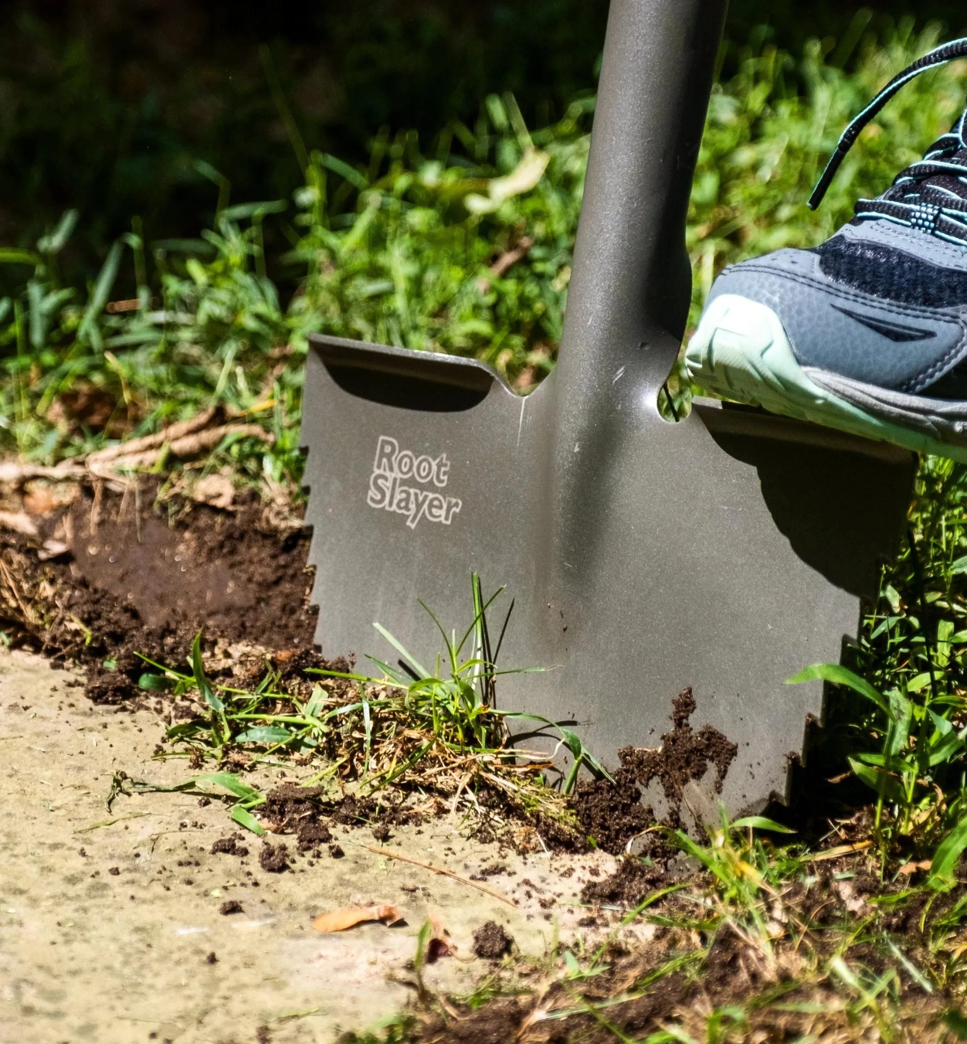 Lee Valley Radius Root-Cutter Lawn Edger