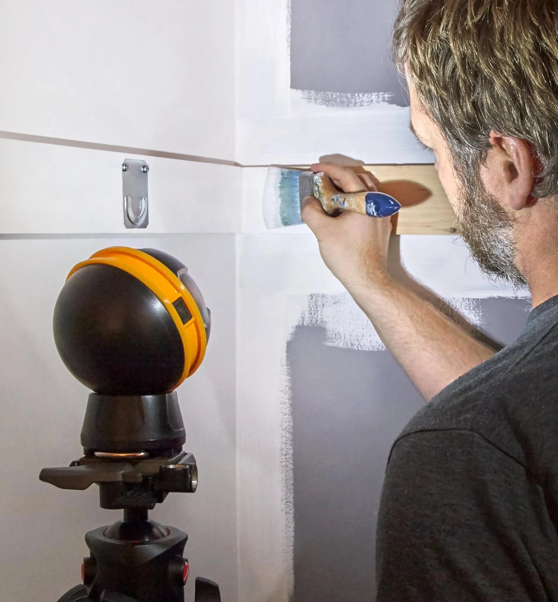 Lee Valley Rechargeable Heavy-Duty Magnetic LED Orb Light