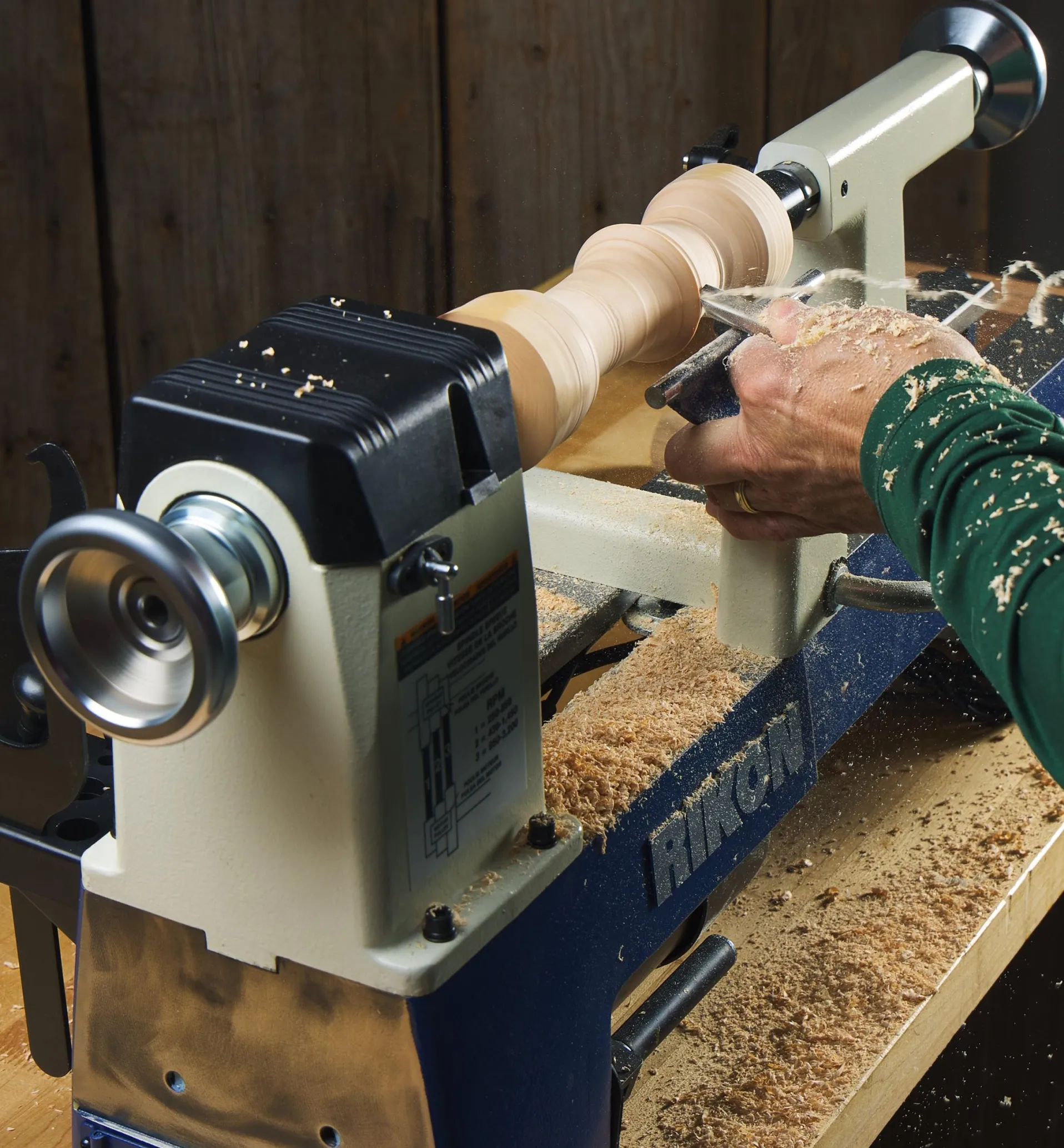 Lee Valley Rikon 12" × 16 1/2" Midi Lathe (70-150VSR)