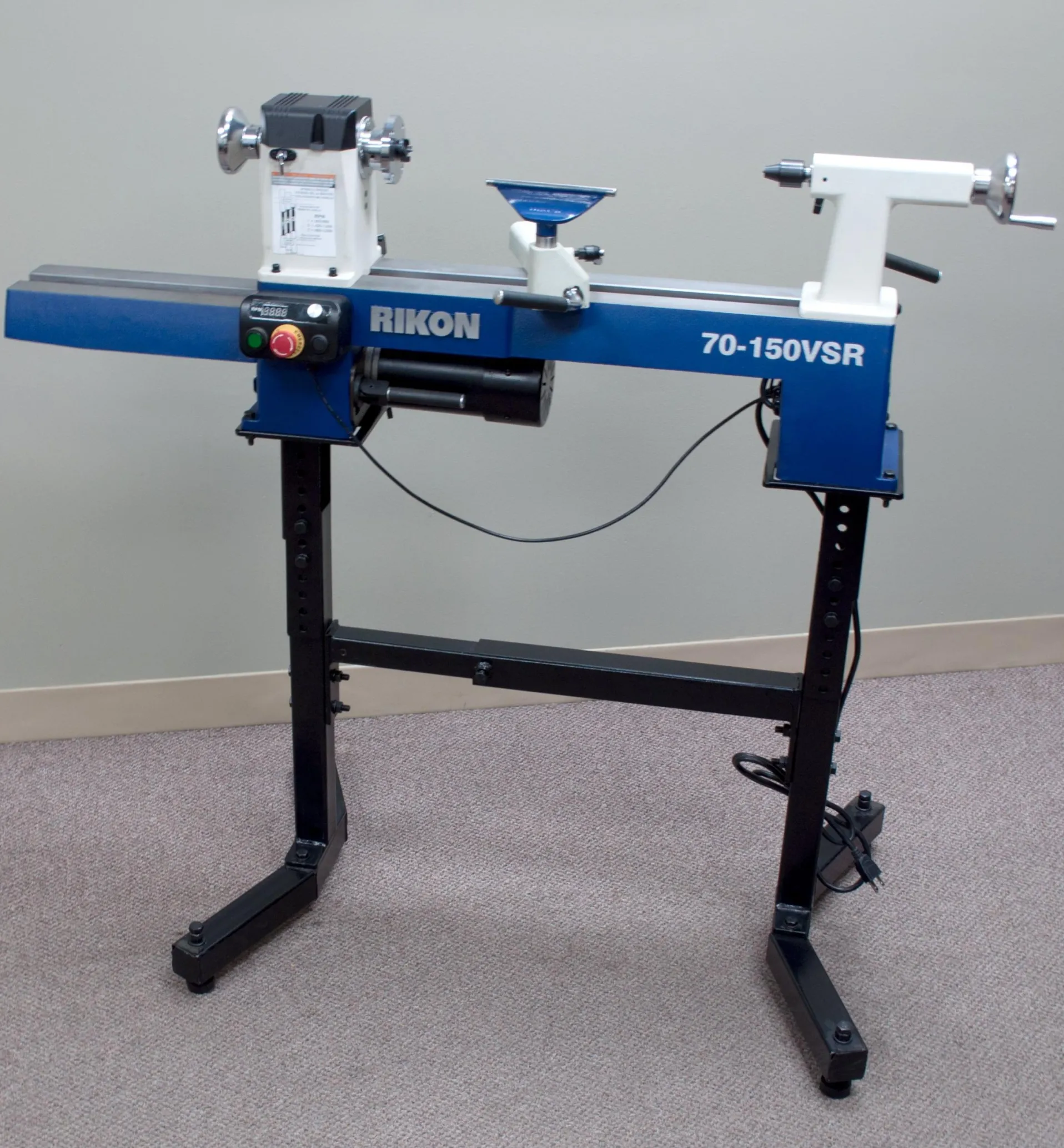 Lee Valley Rikon 12" × 16 1/2" Midi Lathe (70-150VSR)