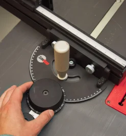 Lee Valley SawStop Revolution Miter Gauge