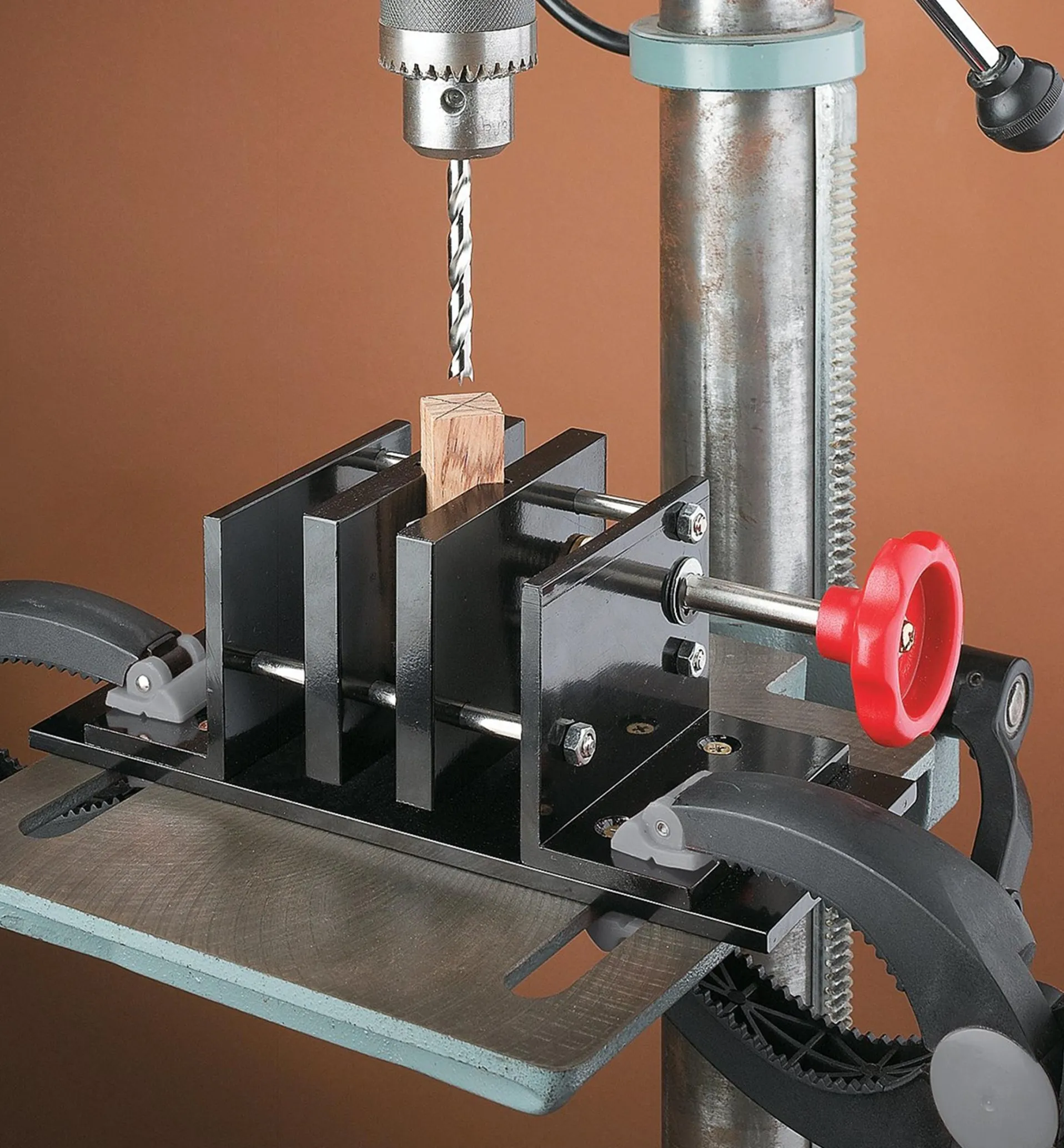Lee Valley Self-Centering Pen Drilling Vise